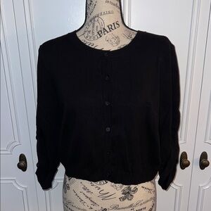 New York & Company Cropped Black 3/4 Length Ruched Sleeve Sweater, Size: Large